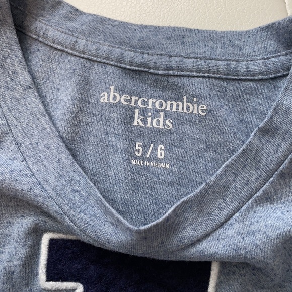 Abercrombie kids blue T-shirt - Picture 3 of 4